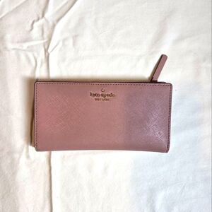 Kate Spade Pink Wallet Sleek Design High-Quality